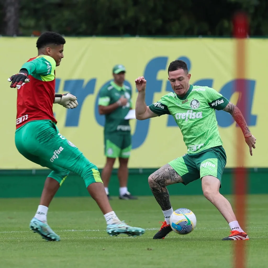 Escalação do Palmeiras: elenco completo treina para confronto pela Copa do Brasil, Estêvão mira decisão