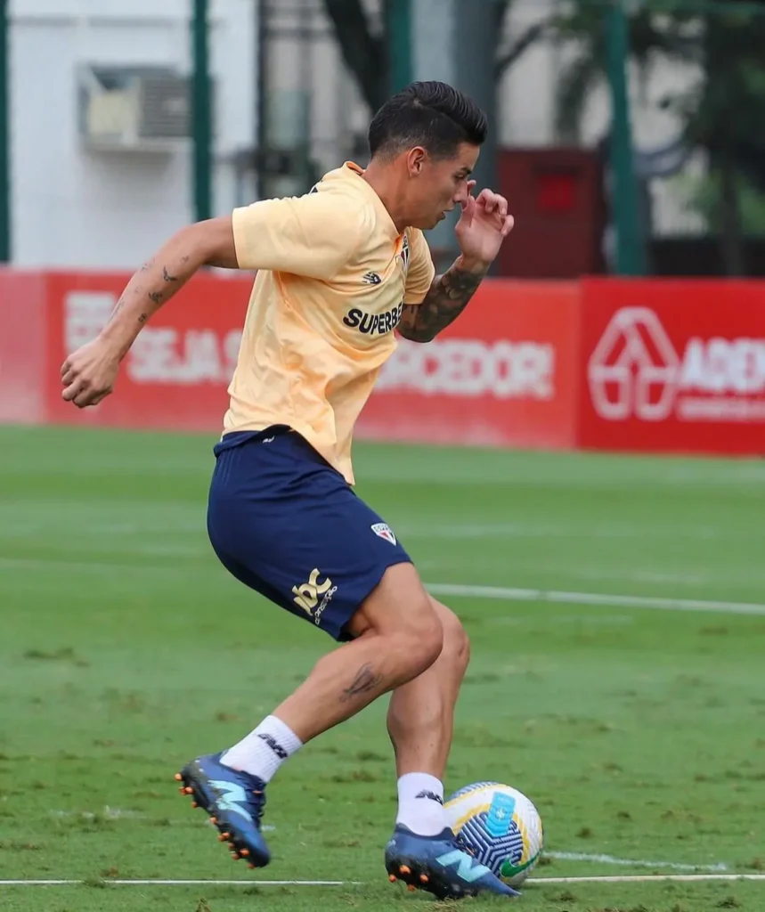 Fica ou sai? James é preterido no São Paulo às vésperas da abertura da janela de transferências