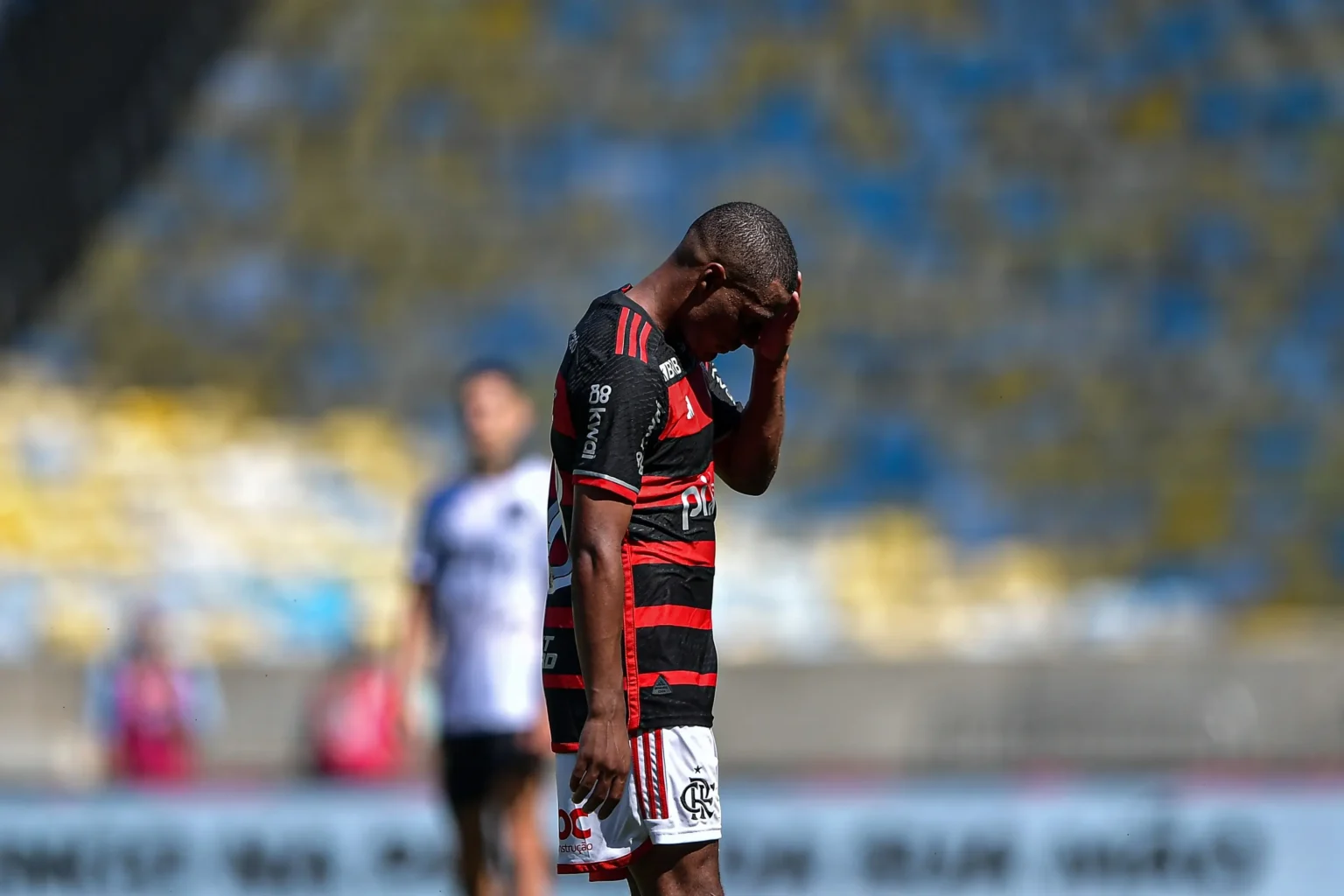 Flamengo se reapresenta com Viña e De la Cruz reavaliados para confronto contra o Bragantino