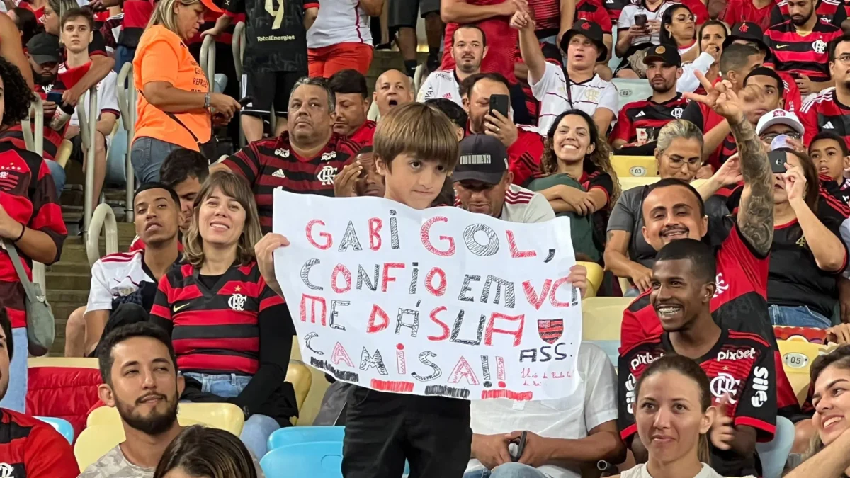 Gabigol retorna ao Maracanã após punições no Flamengo: veja como foi o reencontro