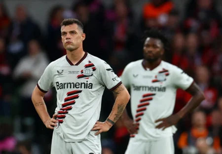 Granit Xhaka lamenta vice na Liga Europa e minimiza fim da invencibilidade: Não nos importamos.