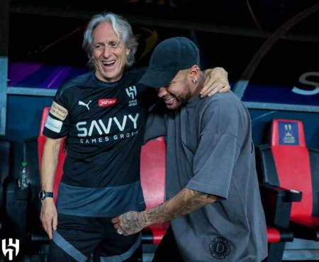 Jorge Jesus avalia com cautela Neymar e projeta volta para setembro