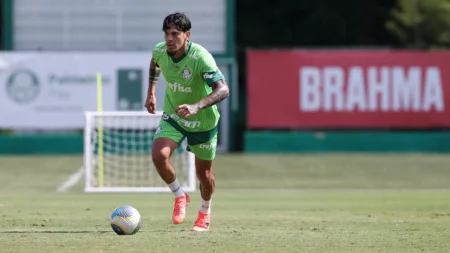 Reforços poupados se juntam ao Palmeiras em treino pós vitória na Copa do Brasil
