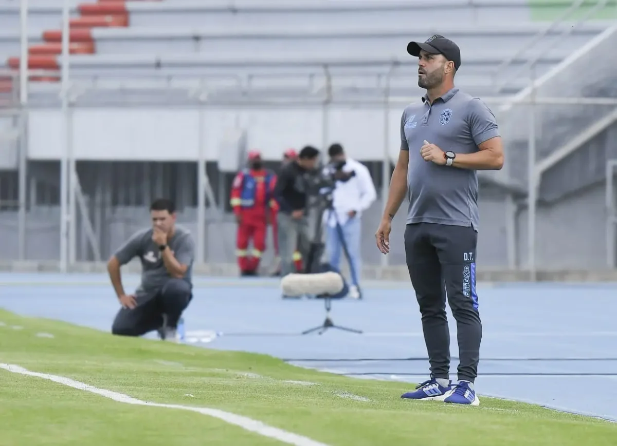 Técnico brasileiro do San Antonio Bulo Bulo, a surpresa boliviana: Conheça mais!