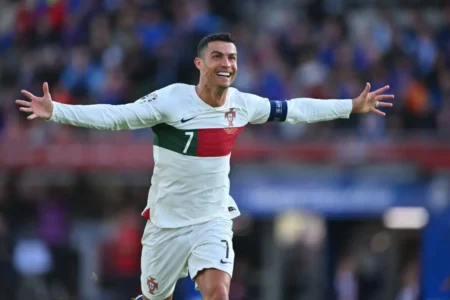 20 anos de Cristiano Ronaldo na Euro: veterano craque busca quebrar novos recordes no torneio.