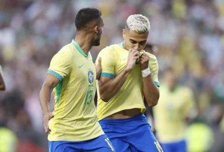 Andreas Pereira é o primeiro jogador não nascido no Brasil a marcar pela Seleção, quebra tabu.