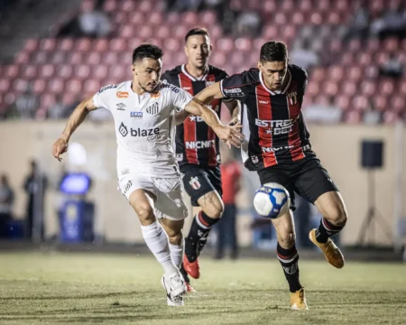 Atuações do Santos: Tomás Rincón recebe oportunidade, mas tem atuação abaixo do esperado contra o Botafogo-SP; avalie sua performance.