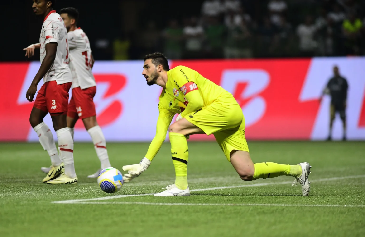 "Ausência de Cleiton e Eduardo Sasha: Bragantino enfrenta o Botafogo com desfalques"