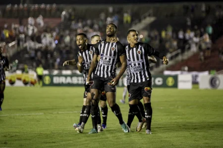 Botafogo-PB domina o Athletic e se coloca como forte candidato ao título do campeonato