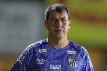 Carille analisa responsabilidades após terceira derrota seguida do Santos: culpa é de todos no clube