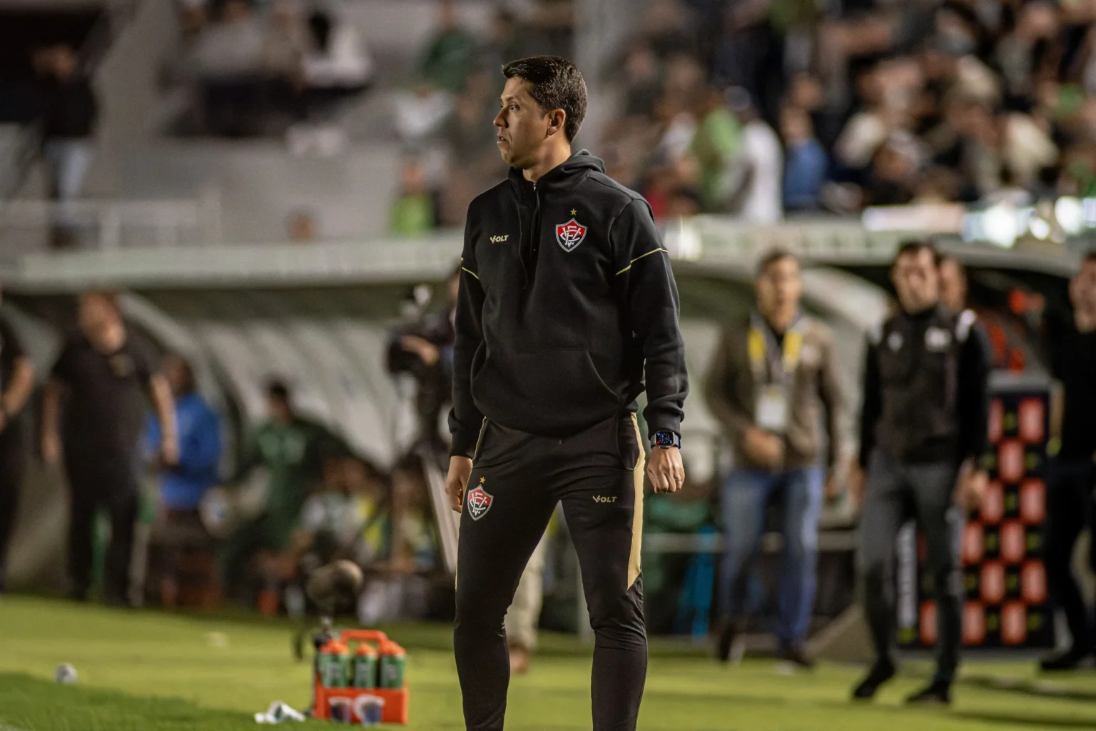 Carpini elogia desempenho da Vitória no segundo tempo e comemora novo empate na competição