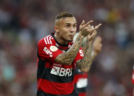 Cebolinha vê trunfo do Flamengo contra o Bolívar e projeta novo gol no Grêmio: 'Lei do Ex' não falha