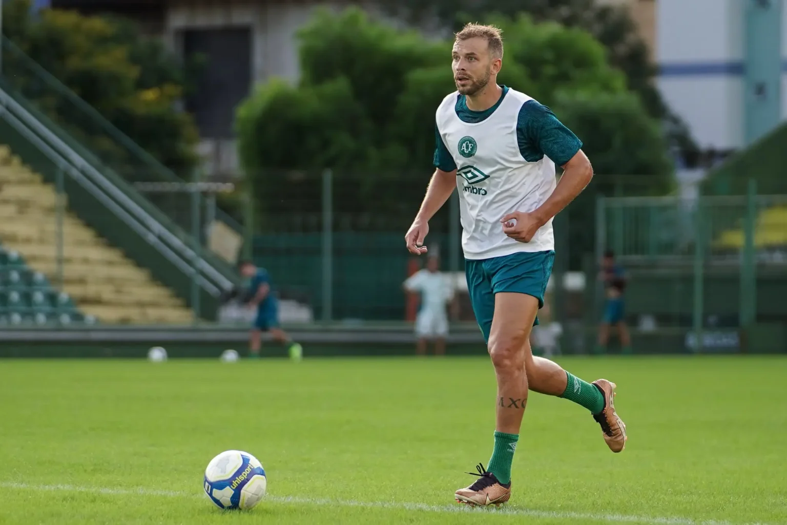 Chapecoense com desfalques enfrenta o Amazonas: veja quem está fora da partida