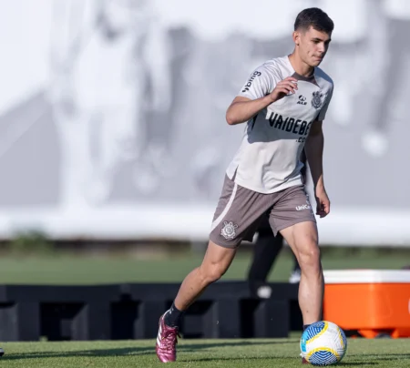 Corinthians: António Oliveira faz testes e pode utilizar Moscardo no clássico