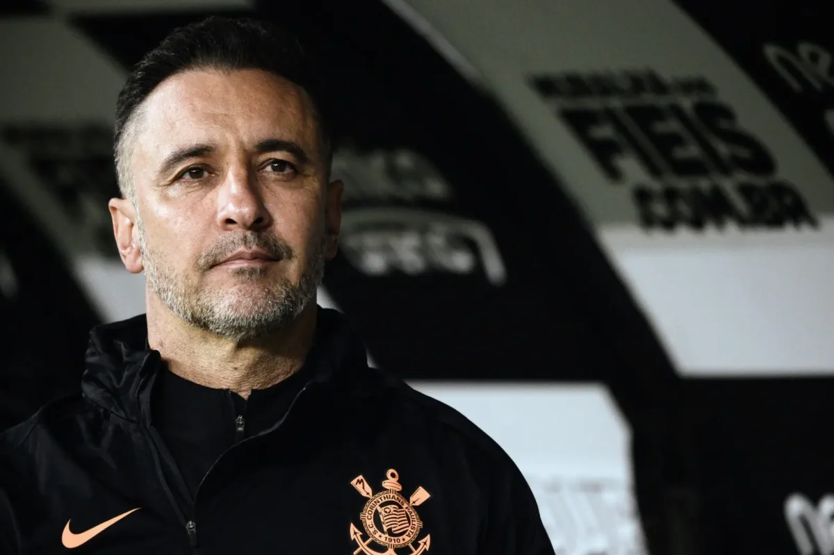 Otimização do título em Português-BR para SEO: "Disputa entre Vitor Pereira e Corinthians: Sem acordo e ação de R$ 7,5 milhões com data de julgamento"