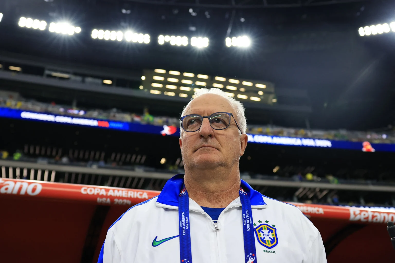 Dorival planeja ajustes na Seleção Brasileira para enfrentar a Colômbia com quatro jogadores pendurados