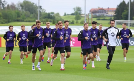 Enquete polêmica: aumento de jogadores brancos na seleção da Alemanha