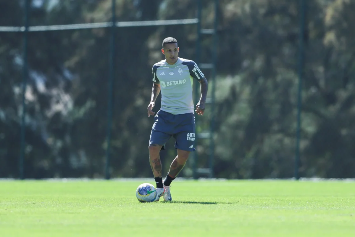 Escalação do Atlético-MG: Milito finaliza preparação para confronto contra o Bahia com incertezas na defesa