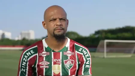 Felipe Melo usa torcida como motivação e cobra união do Fluminense em momento difícil