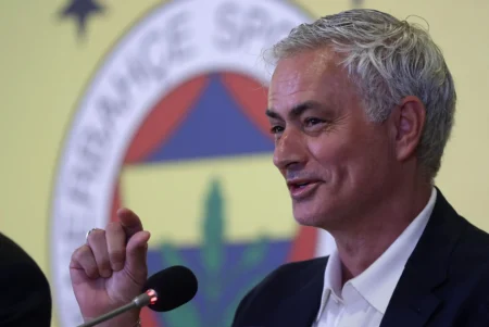 Fenerbahçe divulga salário de Mourinho: confira os valores