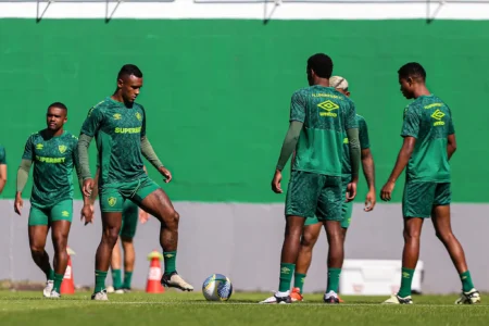 Fluminense anuncia lista de jogadores para partida contra o Botafogo sem Keno e Felipe Melo