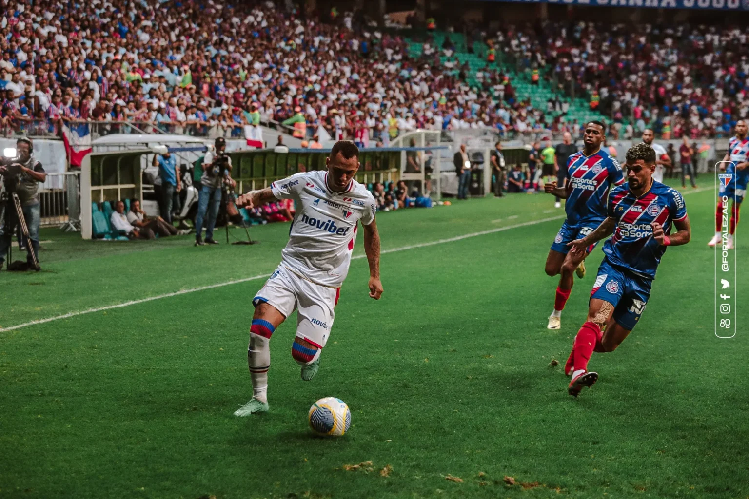 Fortaleza perde para o Bahia em noite ruim de Titi em jogo pelo Brasileirão.