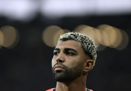 Gabigol volta a jogar pelo Flamengo, é xingado por torcedores e marca no Maracanã contra o Vasco: Veja o gol decisivo!