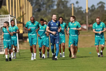 Matheus Alexandre se junta a quinteto e desfalca o Cuiabá diante do Cruzeiro