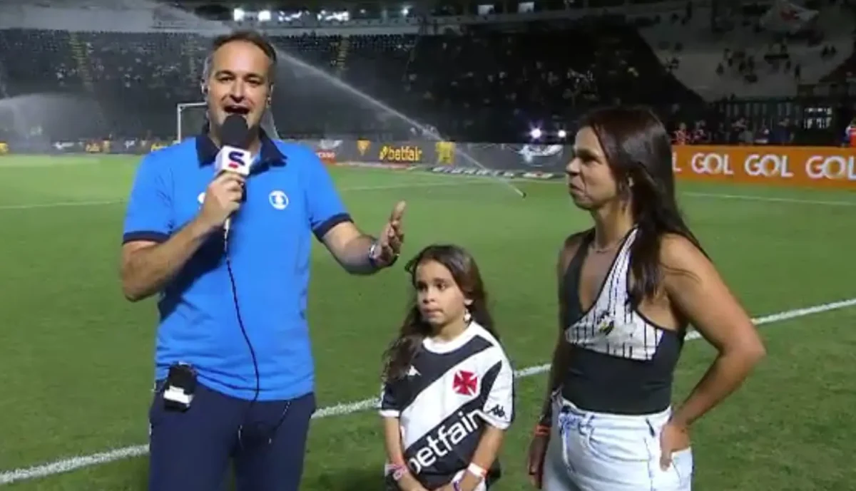 Menina que ficou famosa com camisa do Fluminense visita São Januário e declara: "Essa do Vasco é mais bonita"