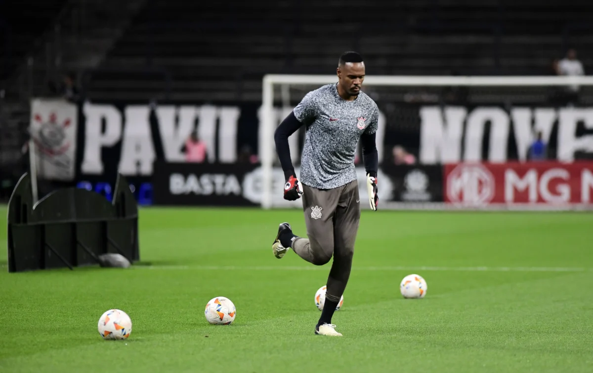 Multa do contrato de Carlos Miguel com o Corinthians caiu drasticamente em um ano: entenda o motivo