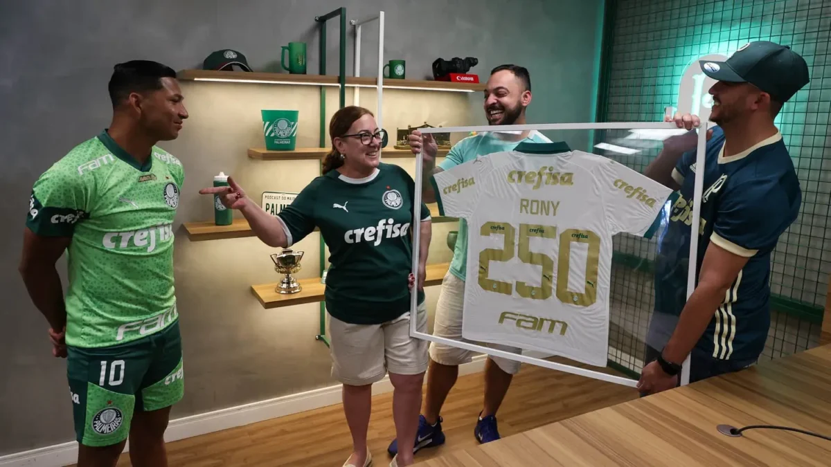 Palmeiras treina com homenagem a Rony pelos 250 jogos em Camp Nou