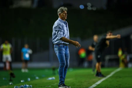 Renato pede paciência à torcida do Grêmio e projeta dificuldades no primeiro turno do Campeonato Brasileiro: "Vamos sofrer bastante"