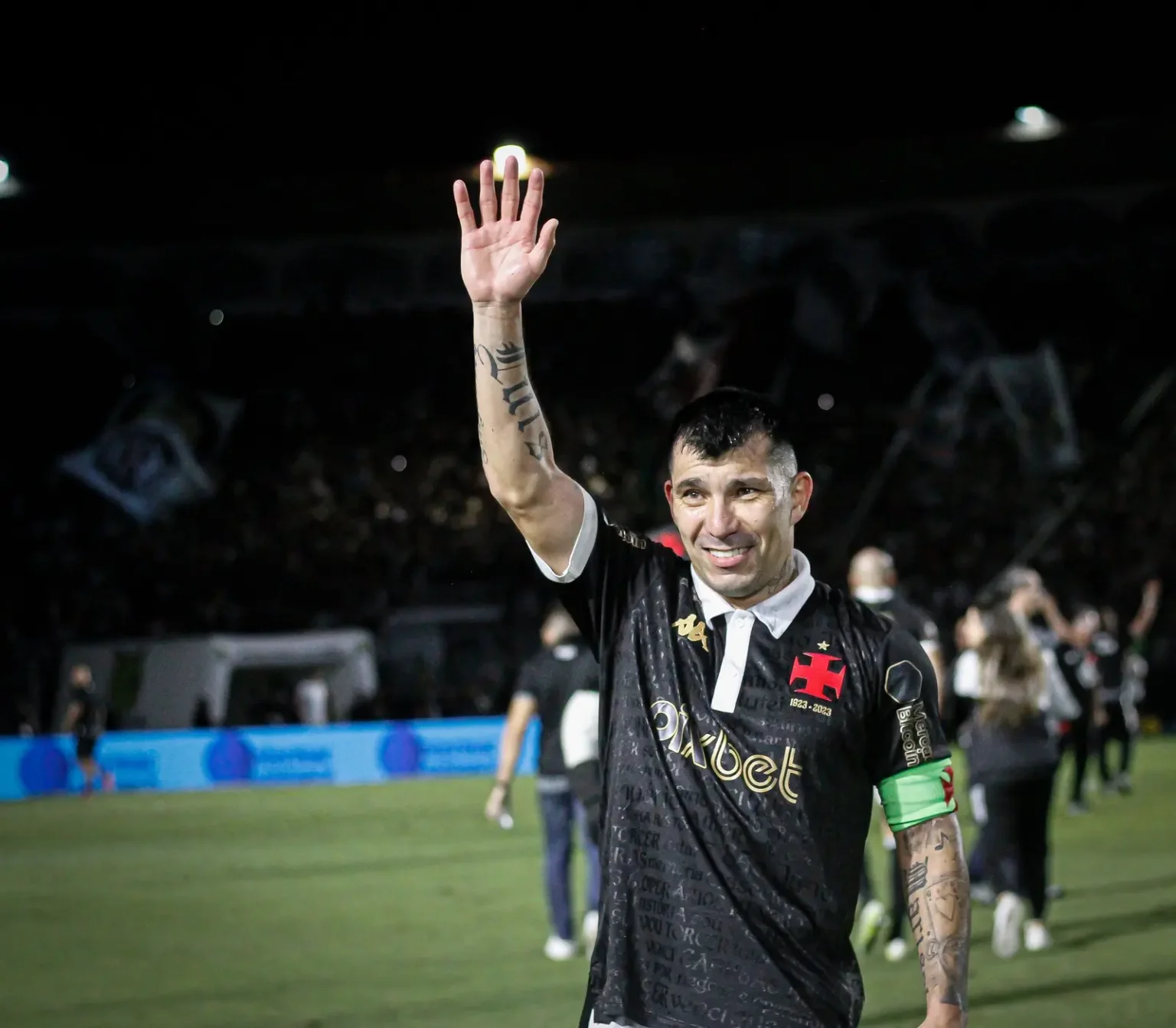 Saída do Vasco: Medel não viaja para São Paulo e negocia com o Boca Juniors