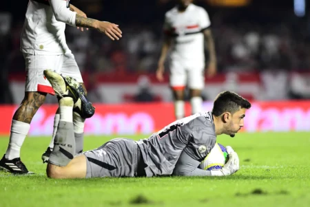 Trio se prepara para seleções, São Paulo dá descanso aos jogadores e espera sorteio das oitavas da Libertadores