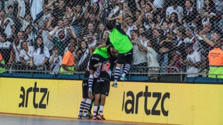 Vasco goleia Cruzeiro de virada e mantém invencibilidade como mandante no Brasileiro de futsal