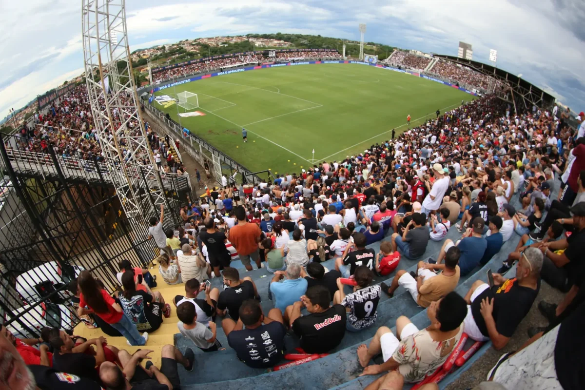 X-Luxemburgo: saiba como é o estádio mais raiz da Série A com arquibancada de madeira