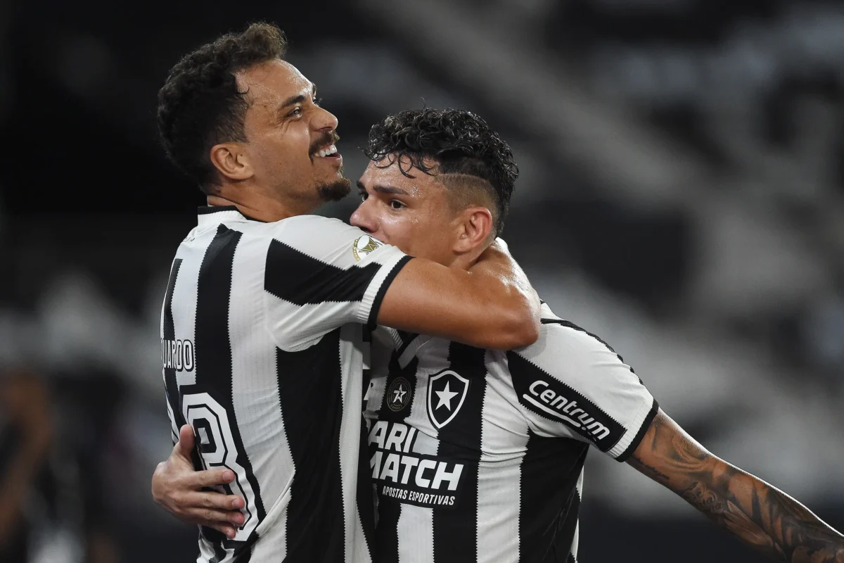 "Analisando o Impacto de Eduardo e Tiquinho no Desempenho do Botafogo"
