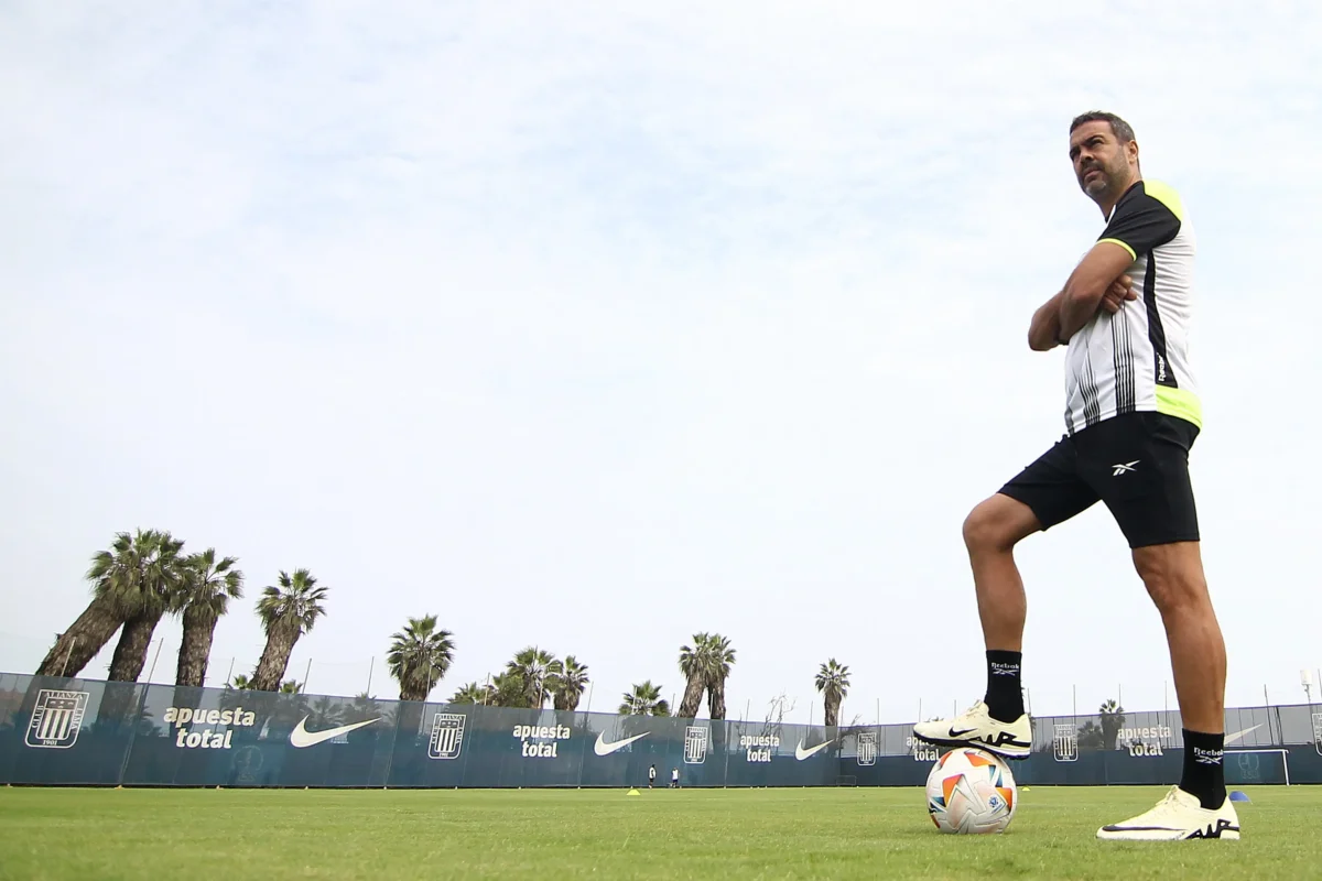 Botafogo se reapresenta sem Savarino e aguarda retorno de lesionados em treino desta quinta-feira