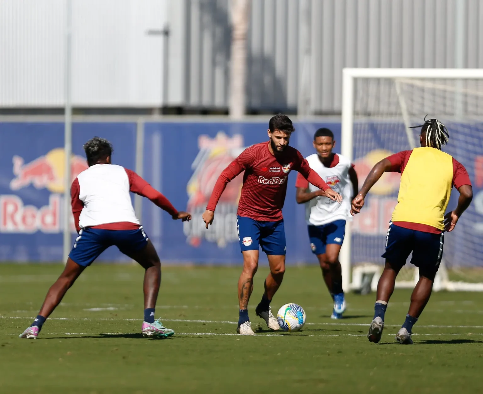 "Bragantino se prepara para encarar o Botafogo: Confira a provável escalação"