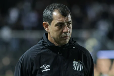 Carille afirma que Santos merecia mais sorte e reconhece pressão: "Entendemos que futebol é resultado"