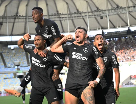 Clássico Botafogo x Fluminense no Brasileirão depois de oito meses: veja as mudanças