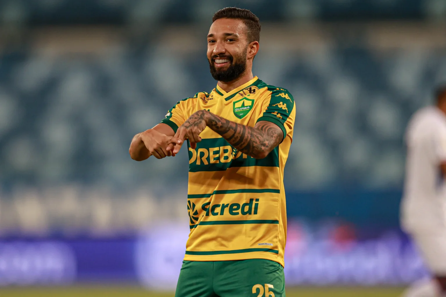 Clayson comemora maior goleada do Cuiabá na Série A: "Lavamos a alma em casa"