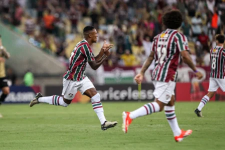 Com quatro suspensos, Fluminense corre o risco de perder titulares contra o Botafogo