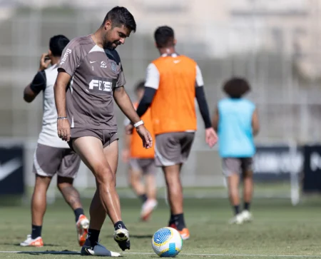 Corinthians se reapresenta e inicia preparação para partida contra o Athletico-PR