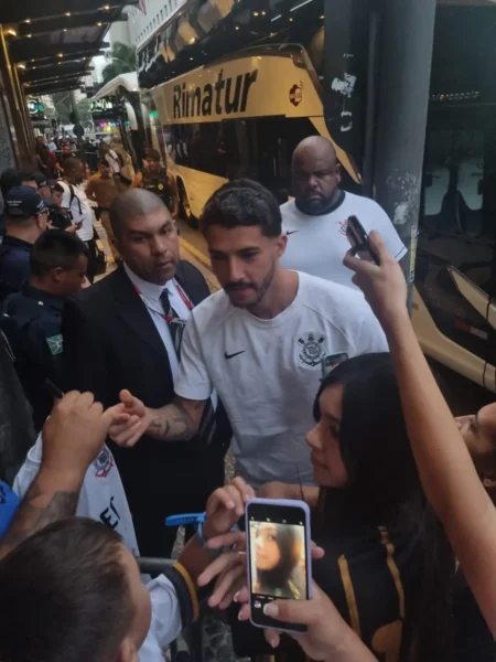 Corinthians visita Curitiba para enfrentar o Athletico: Relacionados do jogo sem Carlos Miguel