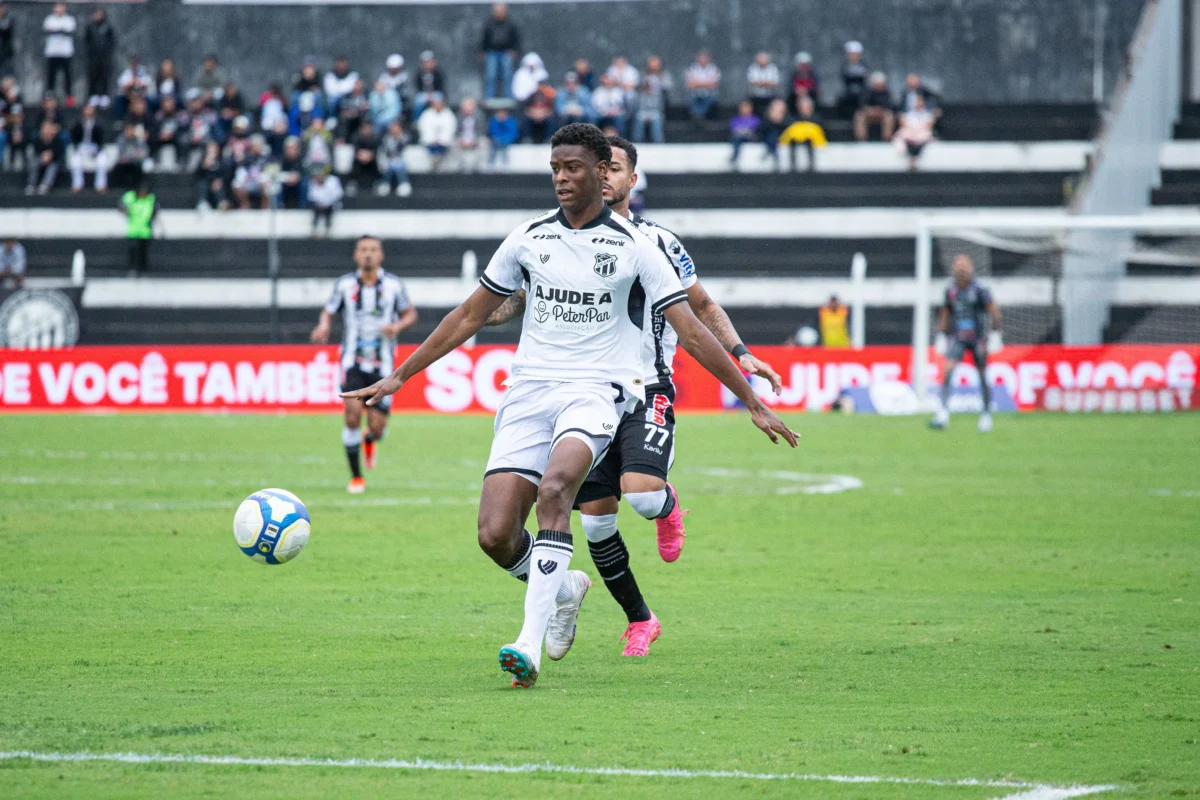 Cruzeiro anuncia a contratação do defensor Jonathan Jesus, vindo do Ceará