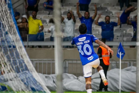 Cruzeiro Consolida o Mineirão como Sua Fortaleza em Noite de Emoções Intensas