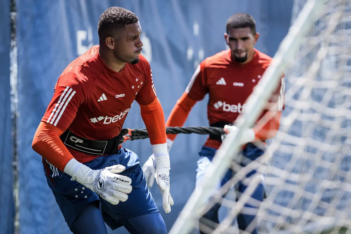 Cruzeiro decide cortar terceiro goleiro de viagens; confira o motivo