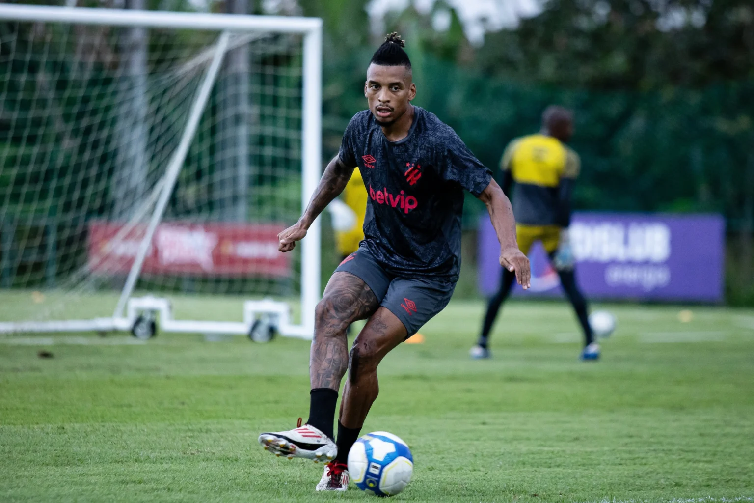 Dalbert avalia evolução do Sport na Série B e destaca seu próprio crescimento