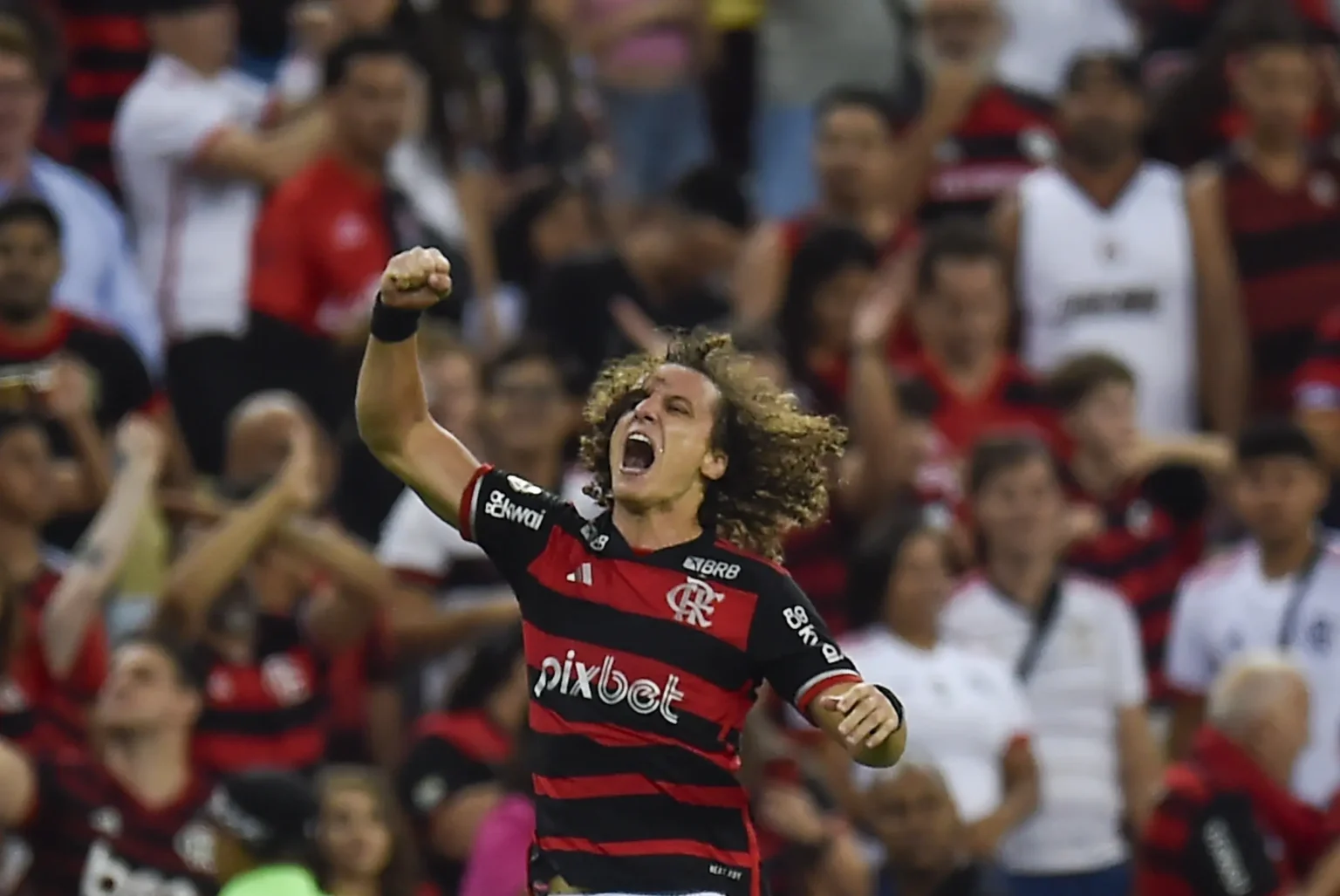 "David Luiz Brilha como Artilheiro e Traz Alegria para o Flamengo Dez Anos Após Famosa Declaração"